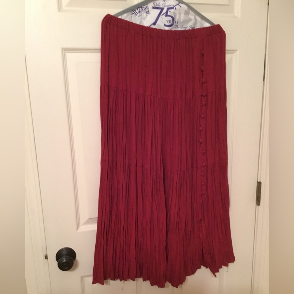Tiered micro pleated midi skirt, shimmery red crinkle fabric.